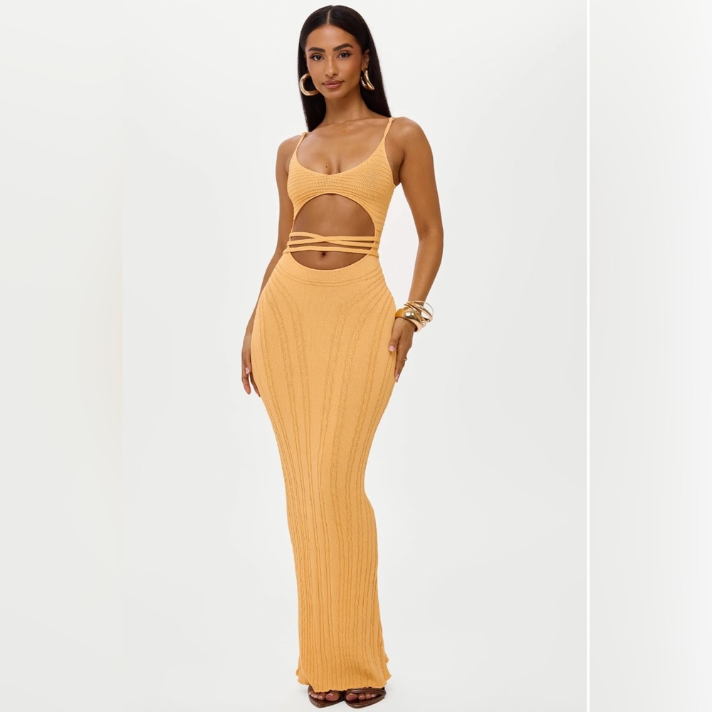 Chic Backless Mustard Maxi Dress